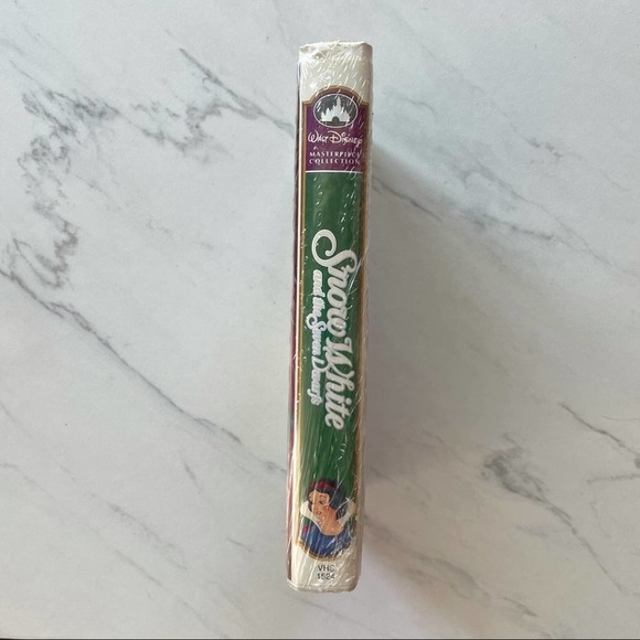 Walt Disney Masterpiece Collection Snow White VHS Tape Clambshell NWT sealed - Picture 3 of 11